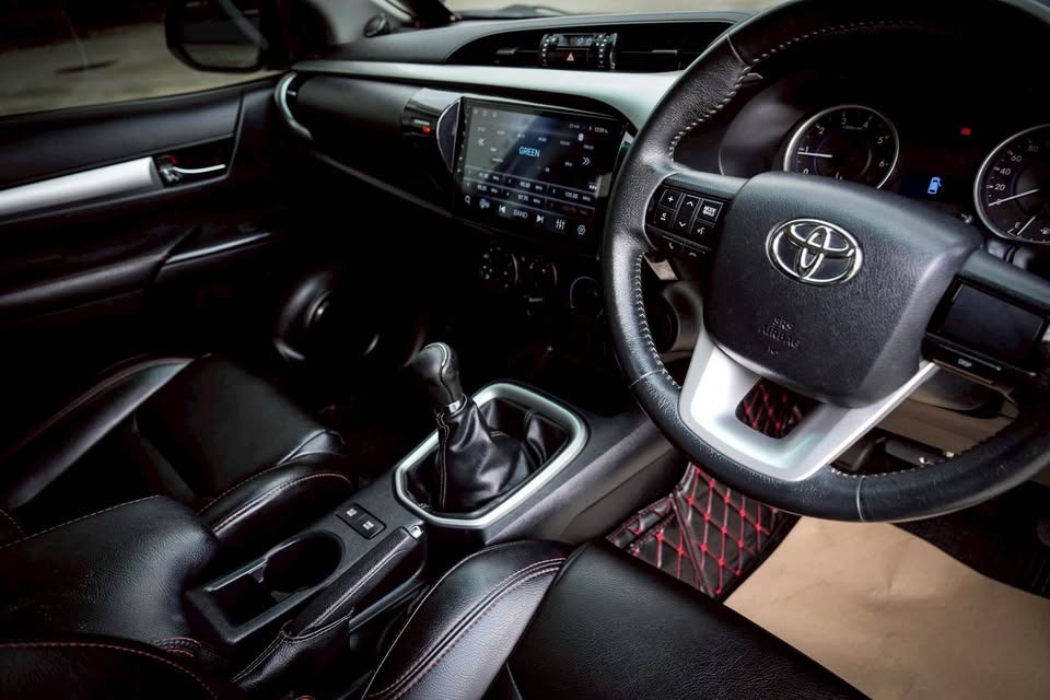 Car image 11